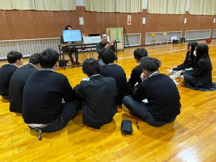 「企業で働く」特別講話（画像）